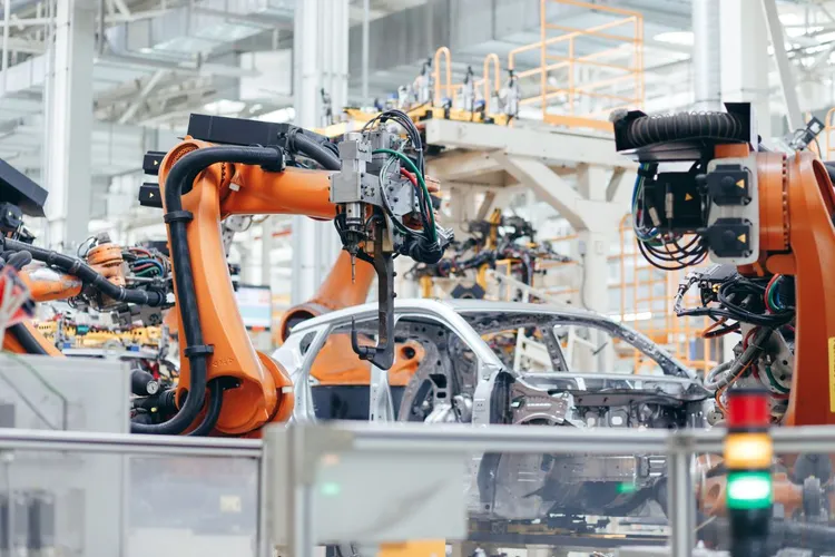 EVs, AI Assembly & Robotics: Automotive Manufacturing Trends for 2026