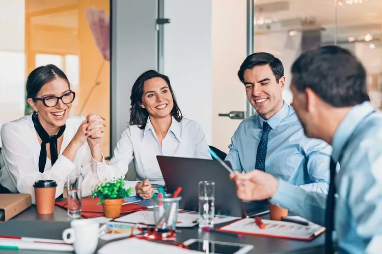 Mastering the Art of Change: How CEOs Can Ensure Successful Leadership Transitions