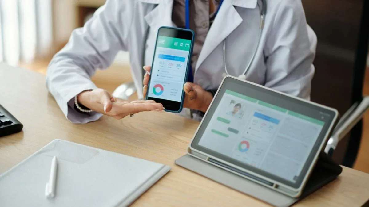 Mind Meets Machine: How Mental Health Tech & Apps Are Transforming Wellbeing in 2025